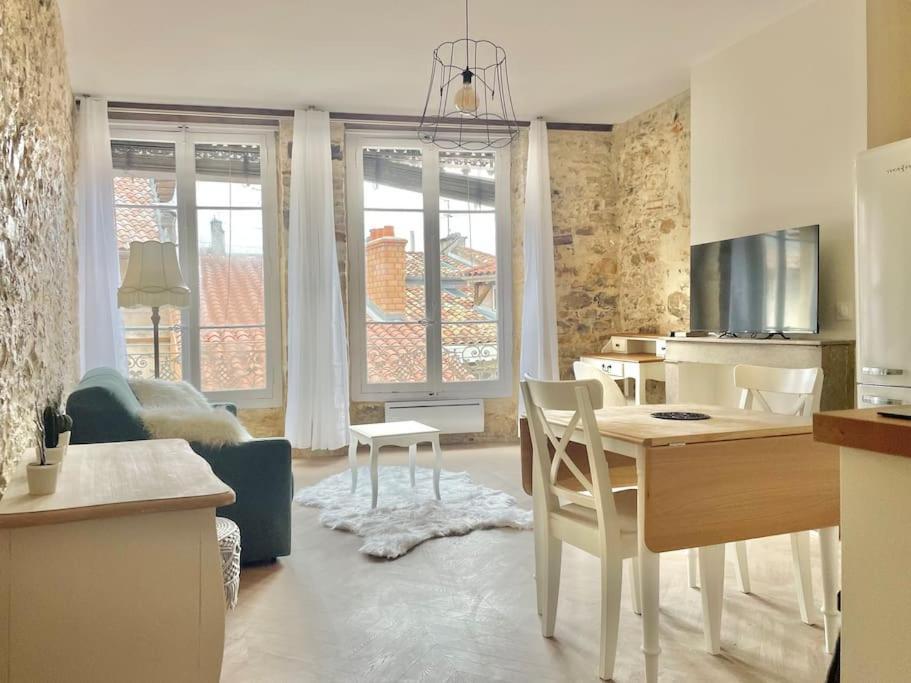 Happy Sejour Vieux Lyon Apartment Luaran gambar